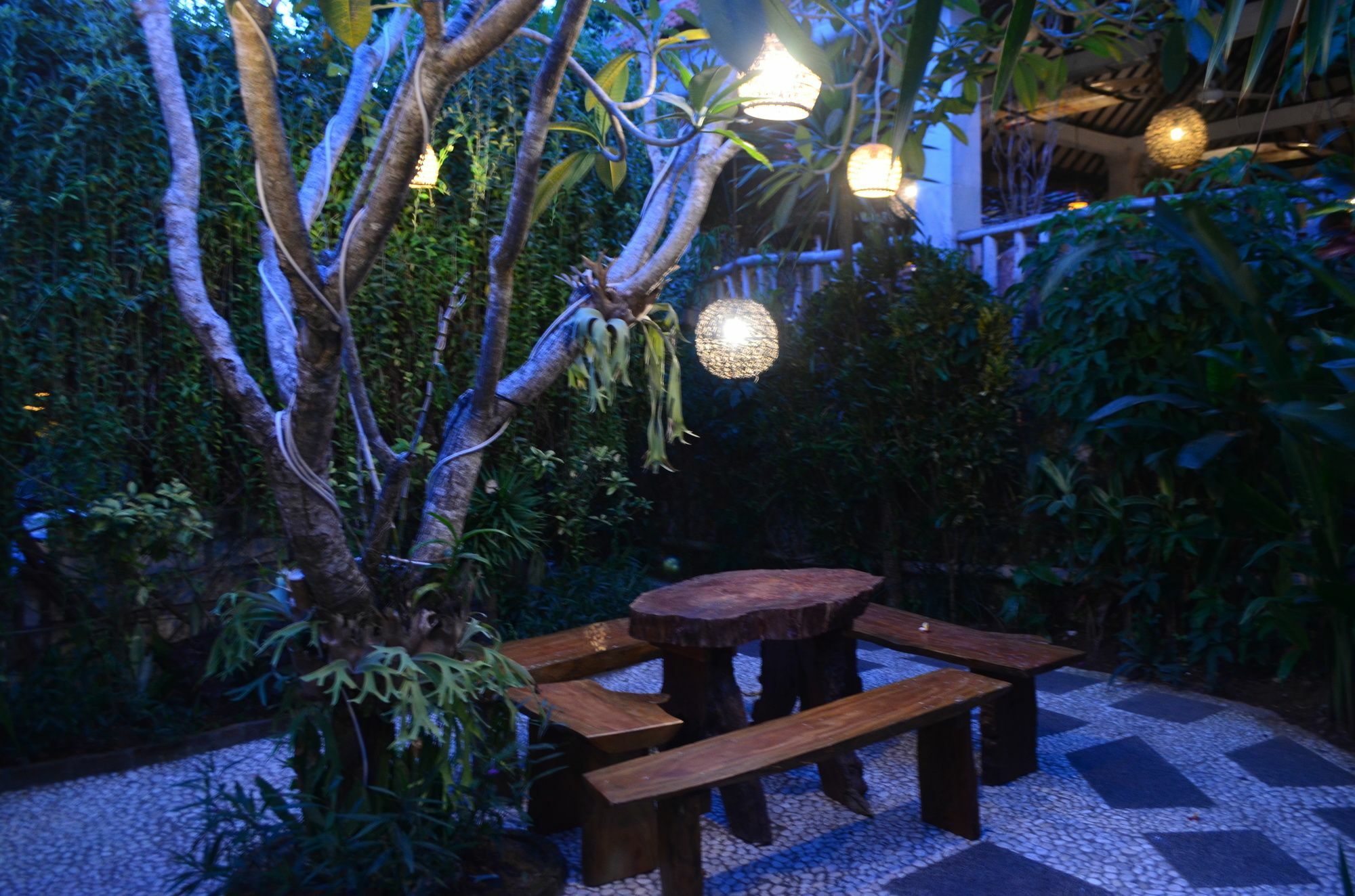 Padang Padang Breeze Hotel Uluwatu Buitenkant foto
